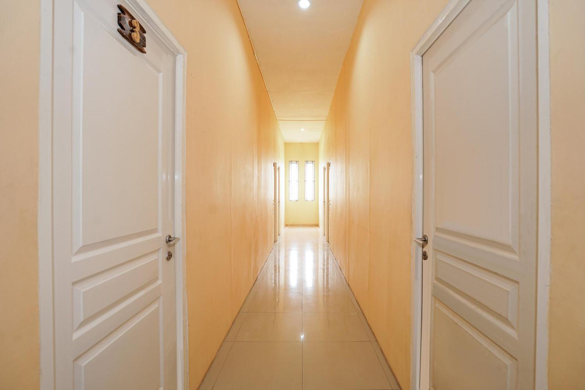 โอโย 223 เปงินาปัน นาบิลา ชาเรียะห์ Hotel Brebek ภายนอก รูปภาพ